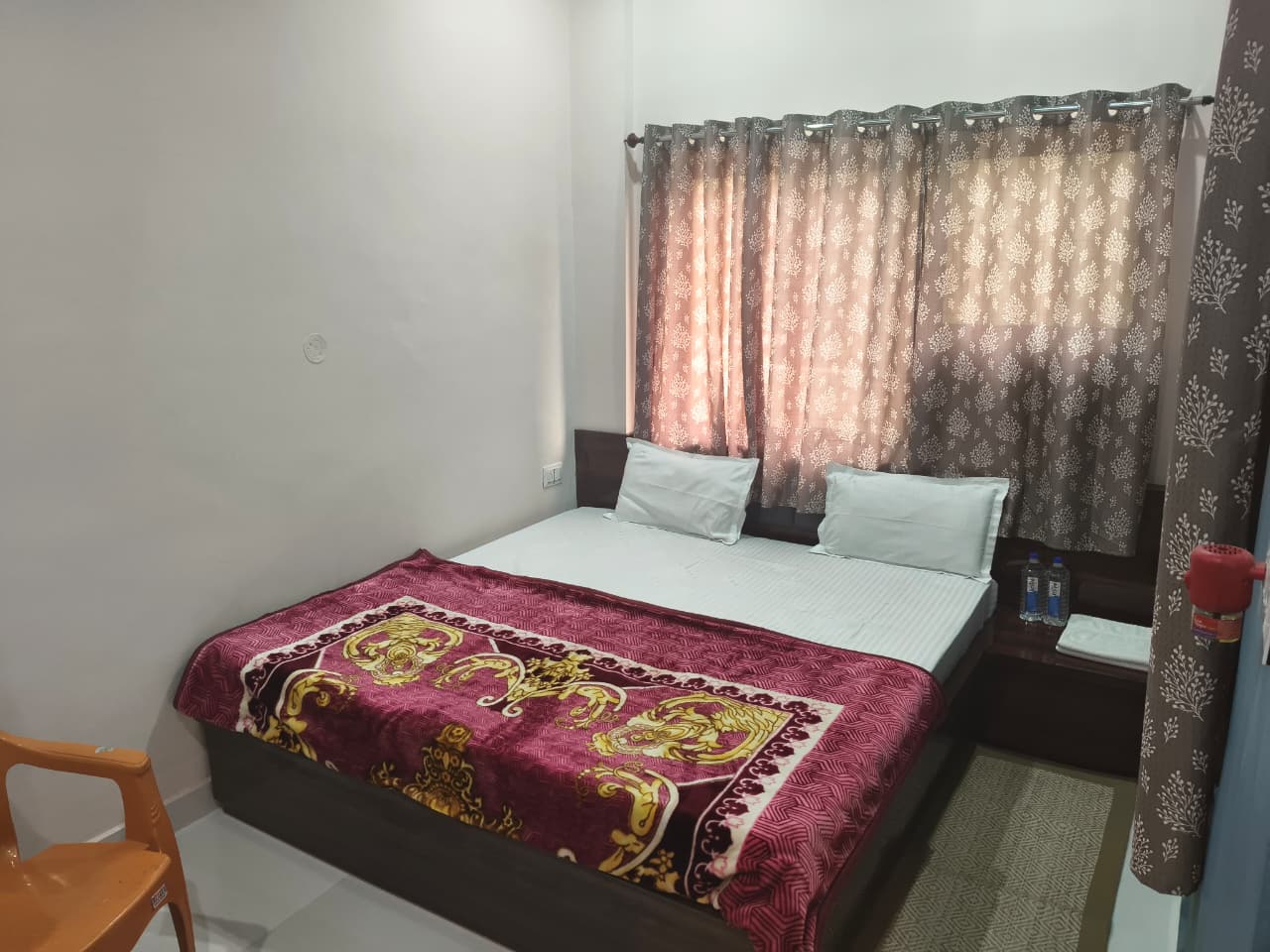Room 102 - 2-Bed AC Room